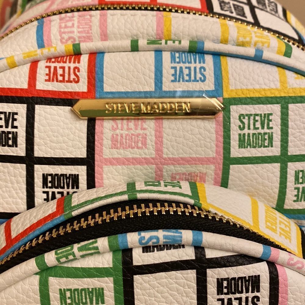 NWT Steve Madden Bjordan White Floral Logo Backpack - w/ Matching Wristlet - Picture 7 of 17